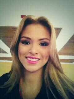 Somos el club de fans de la animadora del progama @LOACTUAL Anmarie Camacho (@anmariecamacho).