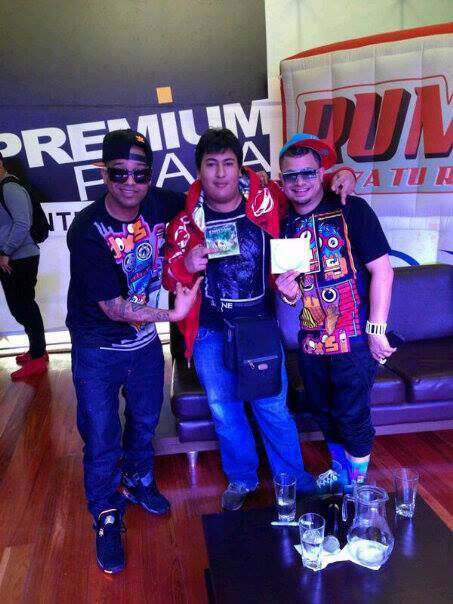 mi nueva imagen Dj- Auvall Soy dj productor porfecional megusta la música variada. Medellin cultura dj. http://t.co/uY1fUeiwJG