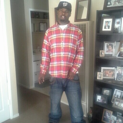 KennyWatta aka Yung Watta
#teamkeepitlit  #teamAries  #followme #Ifollowback
 IG: @KennyWatta 
email: lilblood.kc@gmail.com