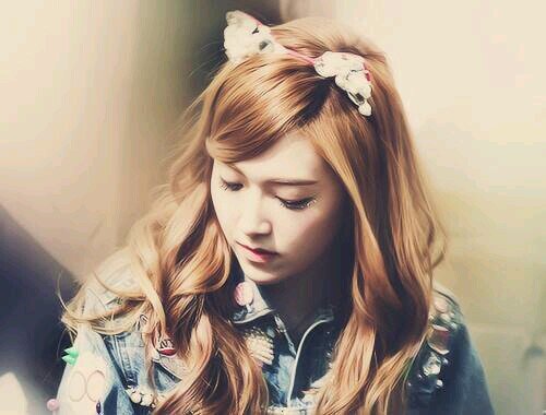 เฮลโล่เอฟวรี่บอดี้~ ฉันเจสสิก้าผู้มีเงิงสวยที่สุดในจักรวาล ถ้าไม่มาคุยกัน..สิก้าจะเอาเงิงเฉาะหัว เข้าใจ๋? (ノ・◡・)ノ ♥ #89line #UNIQUEFAM