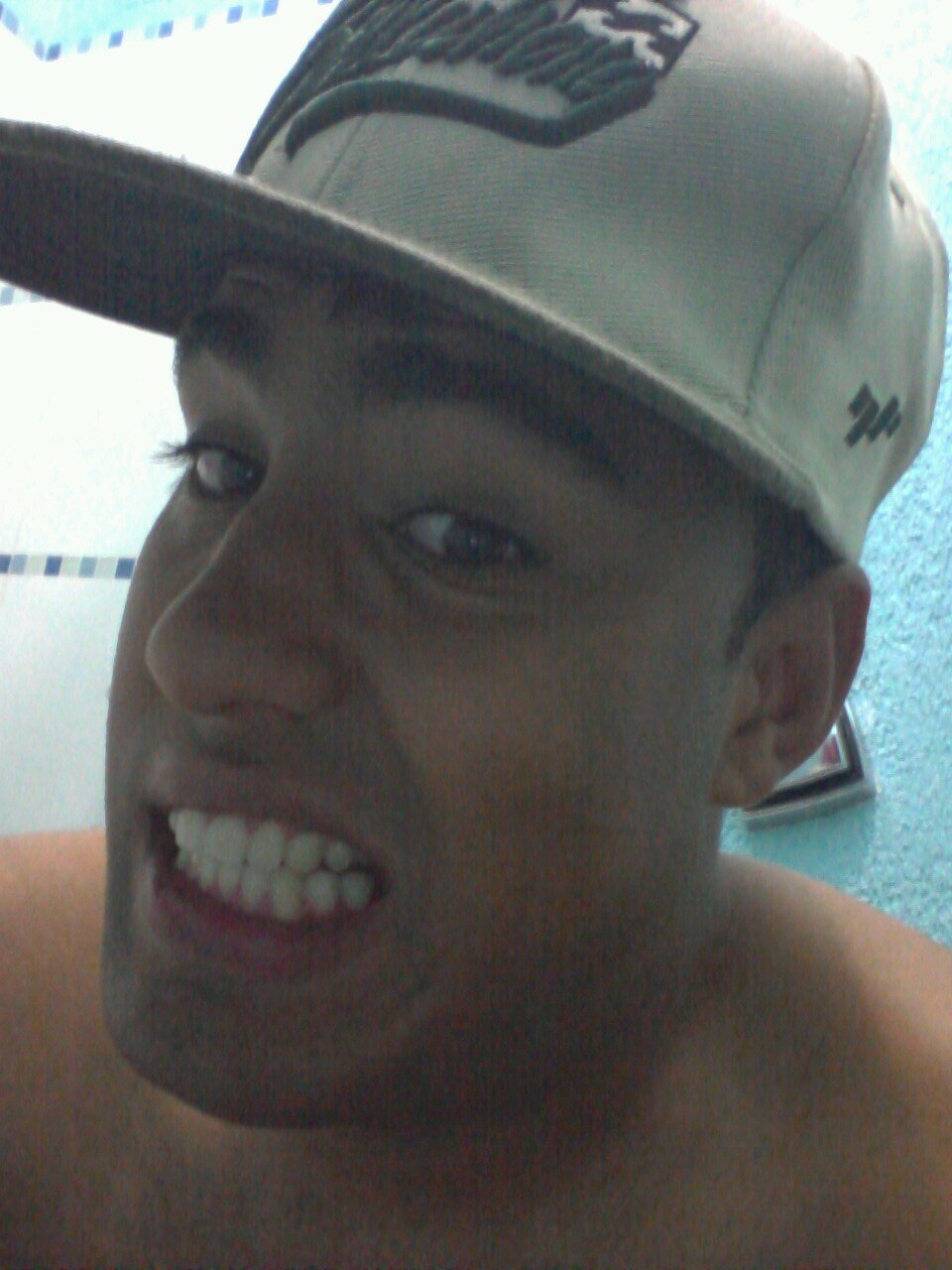 sou alegre , gosto de tocar violao , sair  toma uma cerveja socialmente ahahahha
é isso ai gosto de curti a vida