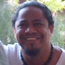 Sou Educador Social - Em tratamento - e aventurando-me como escritor no Universo Literário, por terapia; E para conhecer o mundo e a mim, exercendo meu talento.