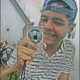 é preciso amar as pessoas como se não ouvese amanhã porque vc paraa pra pensa na verdade não á (8'