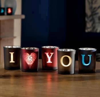 itz_me_dan's profile picture. Go one day without complaining n see the miracle in your life