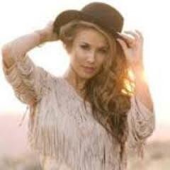 I just love haley reinhart and season 10 ruined my life - Caley & McLaina