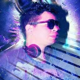 Ninguem é normal, não se preocupe em ser diferente.
Acho que este é o encanto da vida.