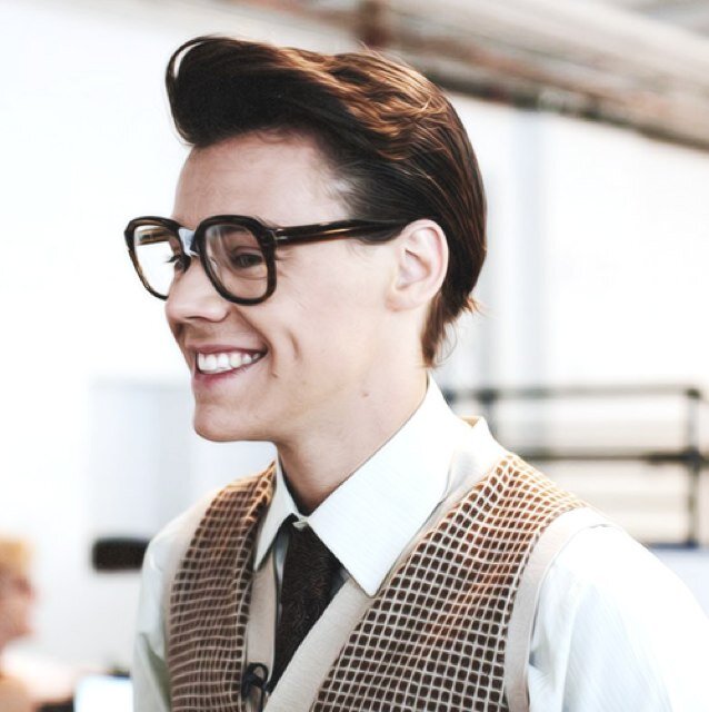 I FOLLOWBACK DIRECTIONERS Cute as a button every single one of you. follow @rachelleminyard