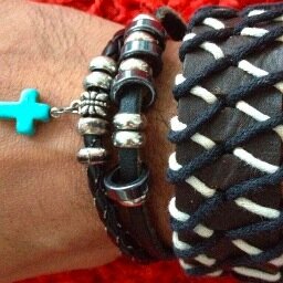 As a DJ I need to be exclusive,and so r my Fans, so I bring you the best Exclusive Handmade Leather ware made by Artists. http://t.co/hfndxEZKMY