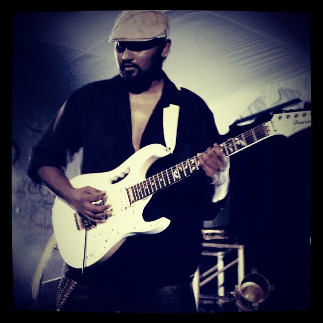 Guitar Player at Thakara / WhitenoiZ / EchoesUnder_A_RedSky                      Gear Addict , Ocean Tripper