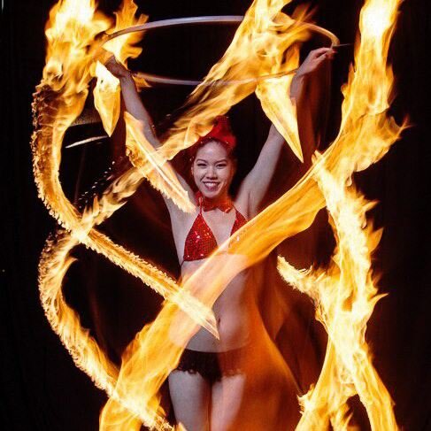🎪🔥⭕️🛼Multi talented performer (LED, Fire, Stilts) for hire.  Check my LinkTree