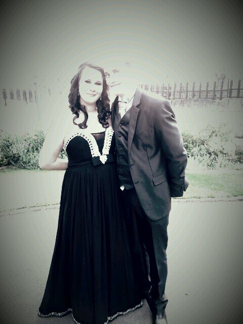 18 years old love to live life the fullest and inlove with the most amazing guy*