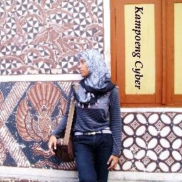 Nellialun's profile picture. L. O. V. E