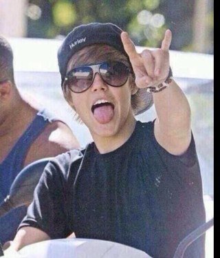 ♡Justin is life, janoskians are my bitchez and 5SOS are my babes (; ♡