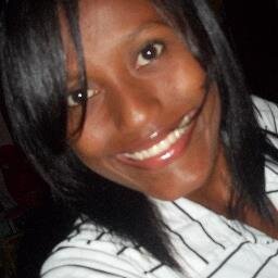 Muito decidida, feliz! Gosto de buscar os meus interesses e sempre seguir sorrindo!!