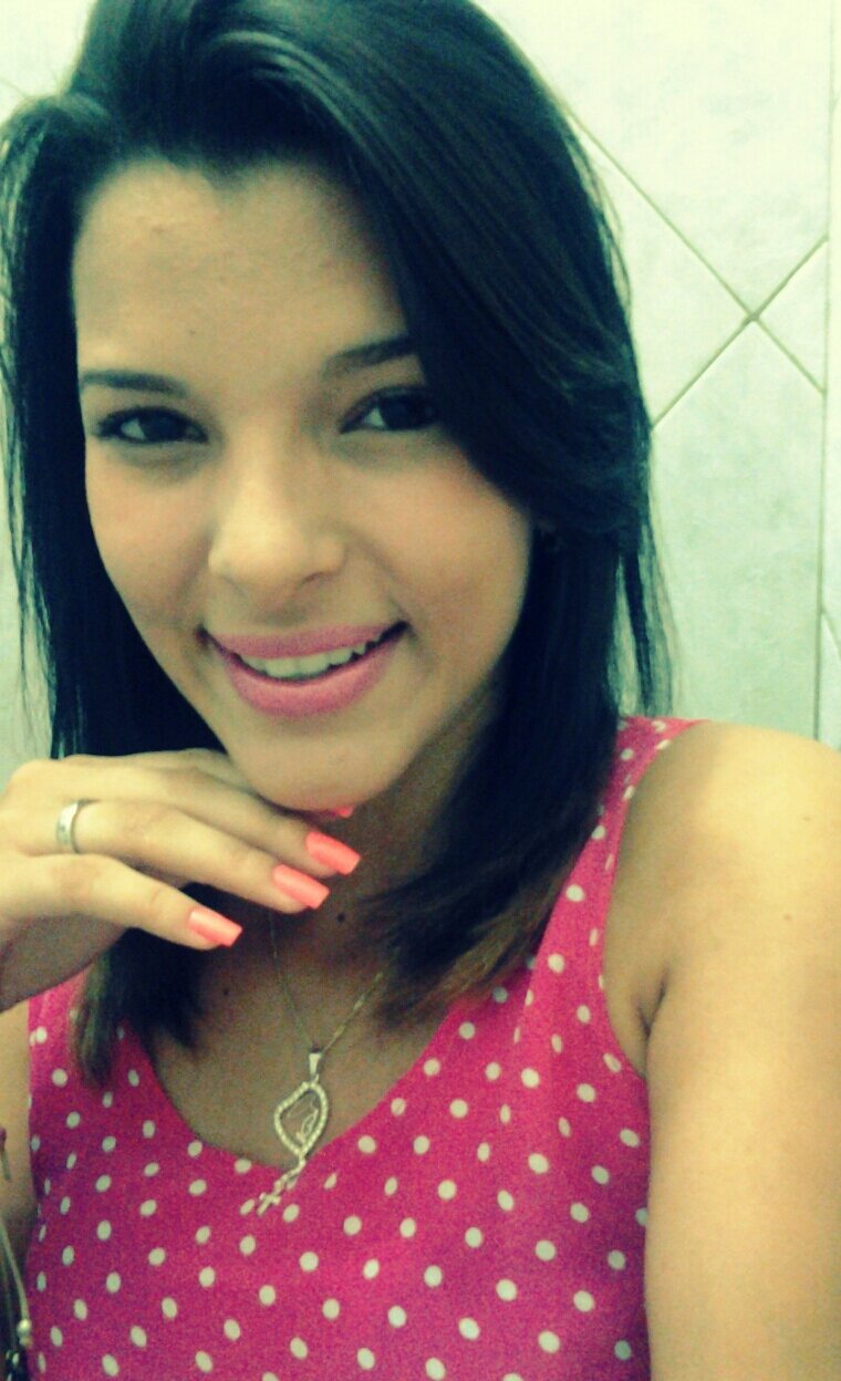 Meu humor depende do seu ;*  ~ Fé in Deus smmp ' 
Namorada do chaato @RodrigoMtns ♥