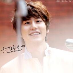 โจวคยู.' มักเน่สุดหล่อ.. ผมเฟรนลี่สุดๆเเล้วเดี๋ยวเราจะไปหลุมสิวด้วยกันนะครับ. .ยิ้มหล่อ | @gaemgyu ช่วยบอกให้เรียลเปลี่ยนไข่ม่วงทีครับ |