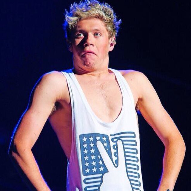 i love niall from one direction and i love cheer please follow me and i might follow back