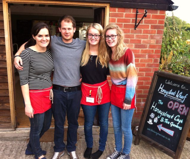 The Honeystreet Cafe is a delightful canalside cafe & tea gardens offering delicious, homemade food in a relaxed environment.
Breakfast | Lunch | Afternoon Tea