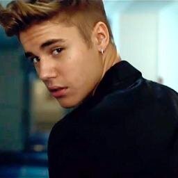 This new twitter account shares news and leaked content of Justin Bieber! :)