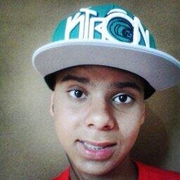 libra,joga bola,ps2,pc,tocar violao,guitarra,primo do @guilherme_150z  sigam-me as boas !