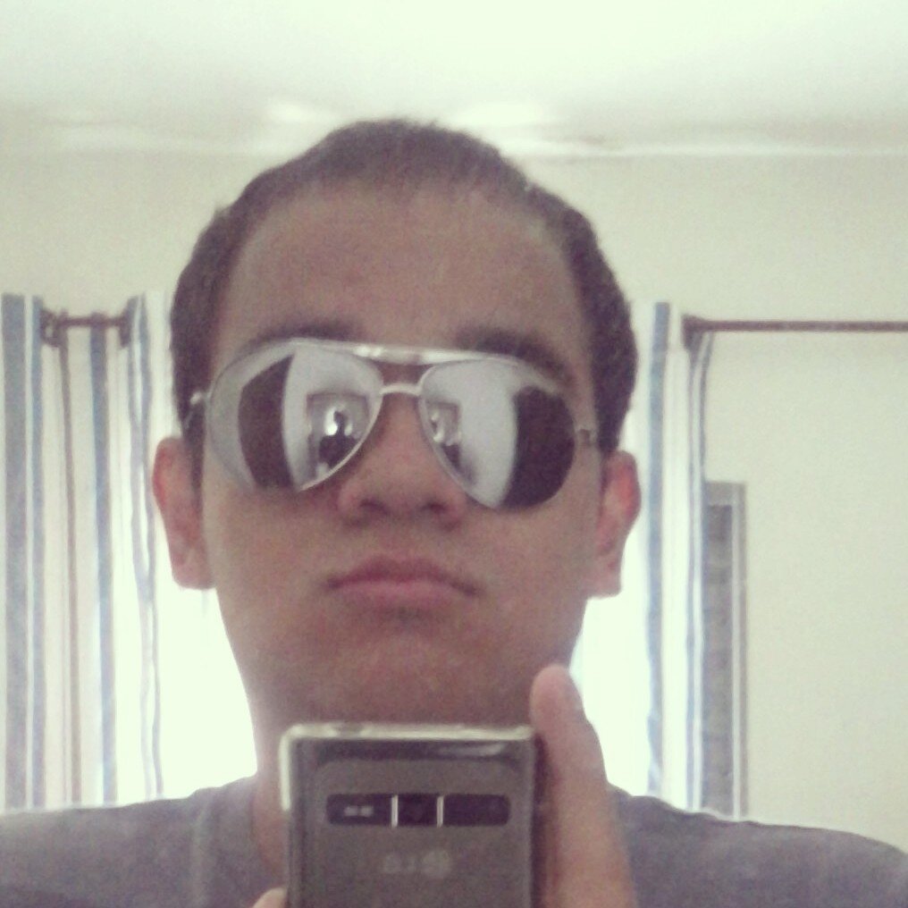 Curtam aê minha página no Facebook -  http://t.co/7OE1RV0W7Y…