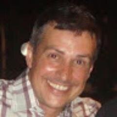 Tranquilo. Fanático pela inovação, pelo conhecimento e pela humanidade. ''As máquinas/tecnologias são apenas o meio, pessoas estarão sempre no início e no fim.