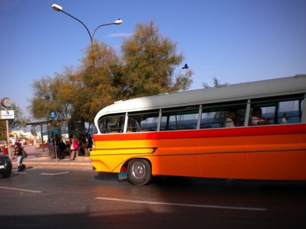 Aziendemigranti's profile picture. Sei un italiano che ha trasferito la sua azienda o che lavora all'estero? racconta la tua esperienza!