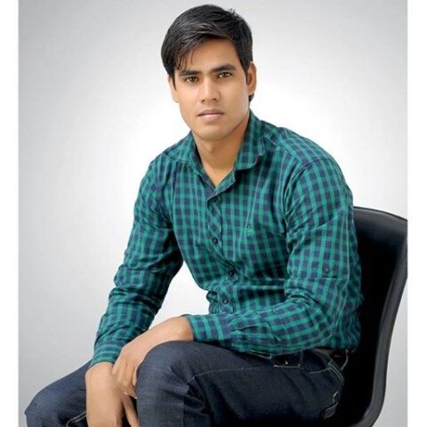hi frnds this matloob from jamshedpur 23year old, working as marketing manager with full dedication of work & responsibility,