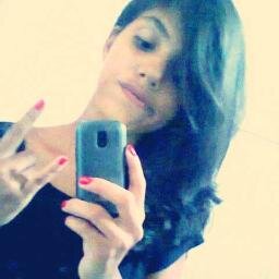 -Por que gosta tanto da loucura?
-Porque coisas normais enjoam.