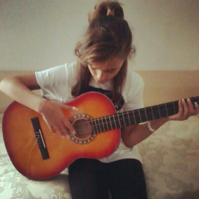 È ora di cominciare a vivere,respirare,gridare.Vivere fino a consumarci la pelle e le ossa.Vivere fino a consumarci l'anima.♥