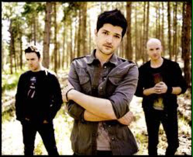 Most people love their idols because of the way they look i love the script because of their music i am a scriptifier for life(didntKnowThatScriptetteWasName)