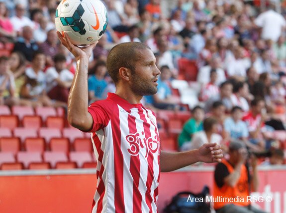 Bueno aqui os encontrais un club de fans de Alberto Lora Jugador del Real Sporting de Gijon
