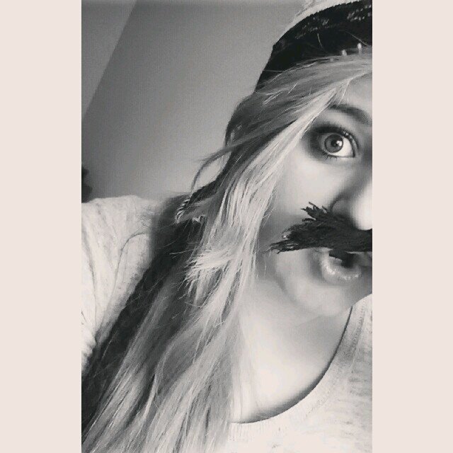 •Awkward•Canadian•Gamer
Kik- pink_pikachu
Instagram- samthepokemontrainer
Tumblr- ↑