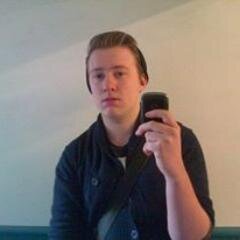 Actor in the making, hoping to go on TV and become well known. i can sing. big Blackpool FC fan, Doctor Who and other shiz. so follow me and i will follow back