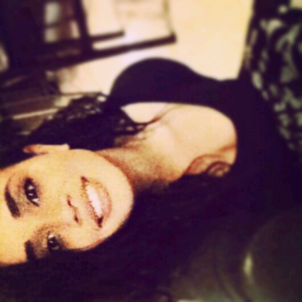 ^singer, songwriter, poet, and artist in general babe ;D^            ~ Peace love and passion 3 ~