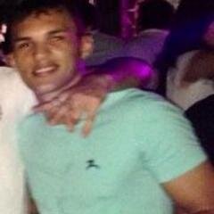 Estudante, 21, Brasil.