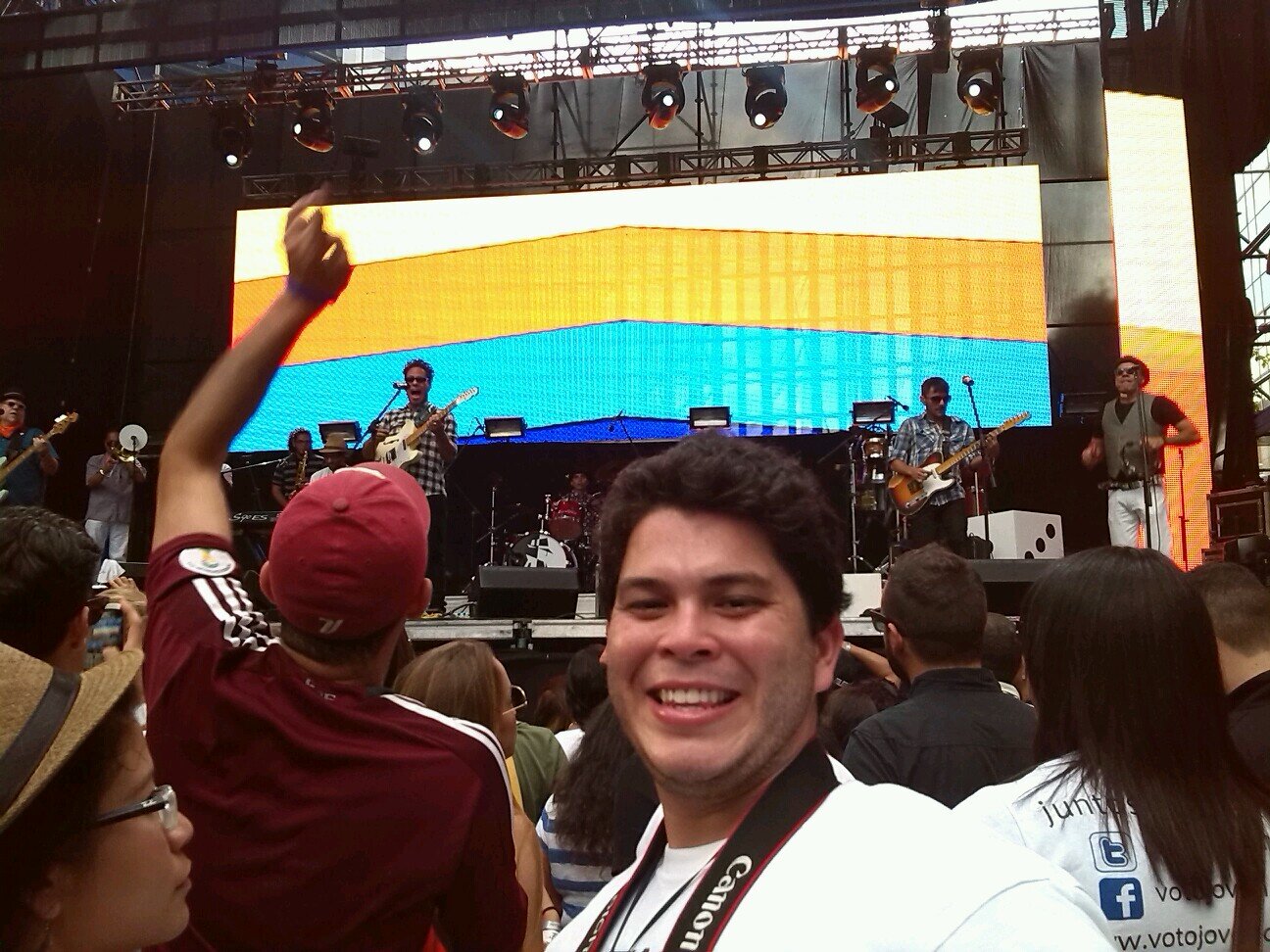 Venezolano amante de esta tierra,Comunicador Social, Activista Social, Amante de la Fotografía, Ciudadano del Mundo