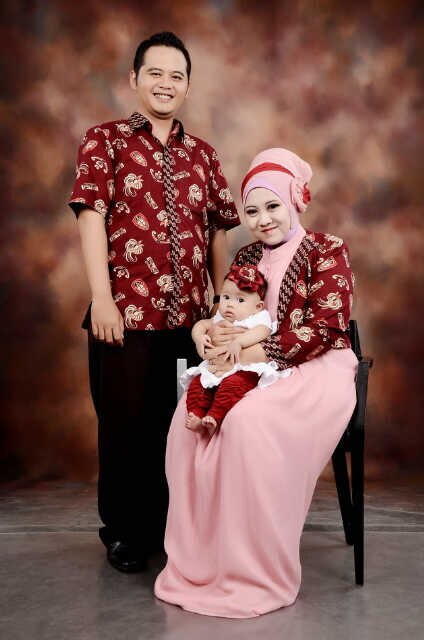 @tian_qila mom @adoel_hendra wife, love to be me, love you, love to our love, love of my life, love all, LOVE ALLAH :)