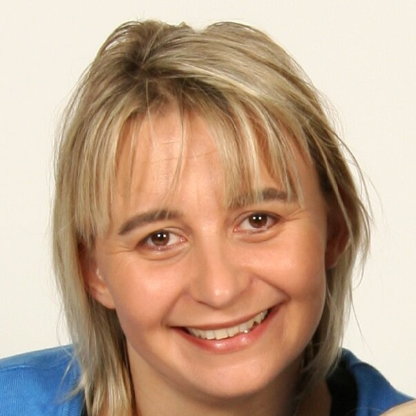 Busy working Mum who loves everything digital marketing. Squeezes in fun stuff occasionally incl drawing, swimming, baking & singing in the rain!