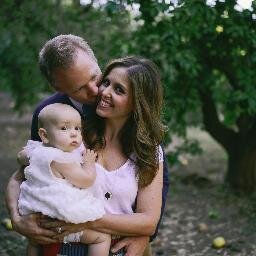 A sinner saved by grace! Wife, Mommy of 5 and Owner of Alphabet Alley! Bringing Honor back to being a Keeper at Home!