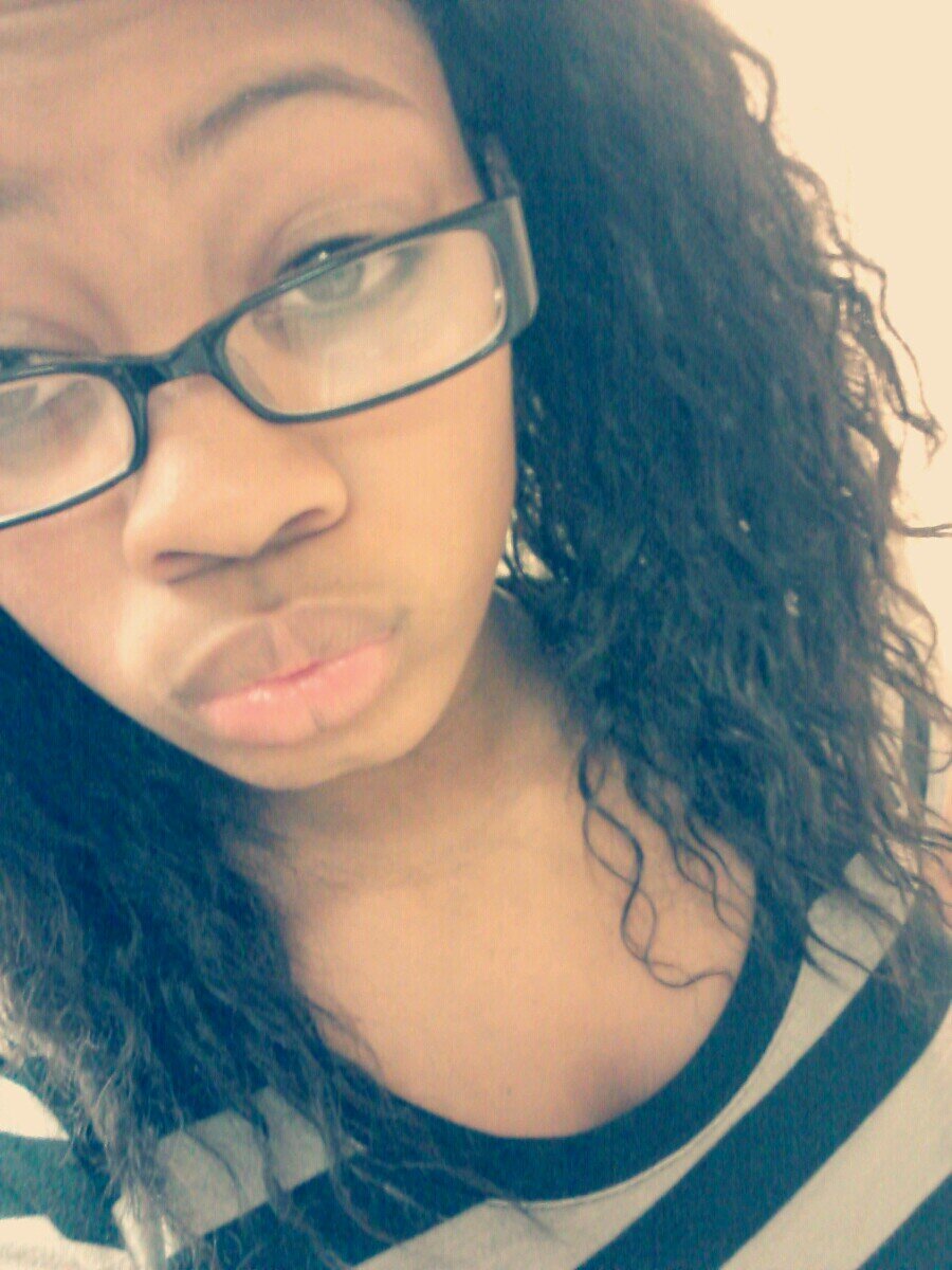 follow me && I'll follow back! ♥ && Also Follow Me On Instagram Beautiful_Lashayy
