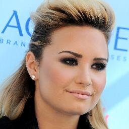 Since: 25/09/2011
Não são palavras que descrevem meu amor por você - Demi Lovato