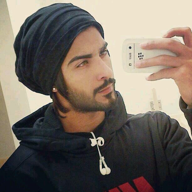 لآ تُكْثِر الشَّكْوَىَ فَيَأْتِيِكَ الهَّمْ ? وَلكِن ~ ” ?أَكْثِر مِنْ الحَمْدُ لِلَّه~* ? تَأْتِيِكَ السَّعَادَة