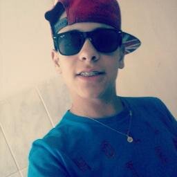 Moreno solteiro feliz carente e carinhoso :3