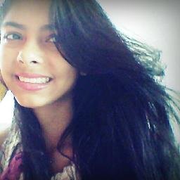 Podem me chamar de louca
Pois realmente sou, louca por você Jesus,
Louca por você
Apaixonada por você
Desesperada pelo Teu amor, Jesus 
♡  ツ