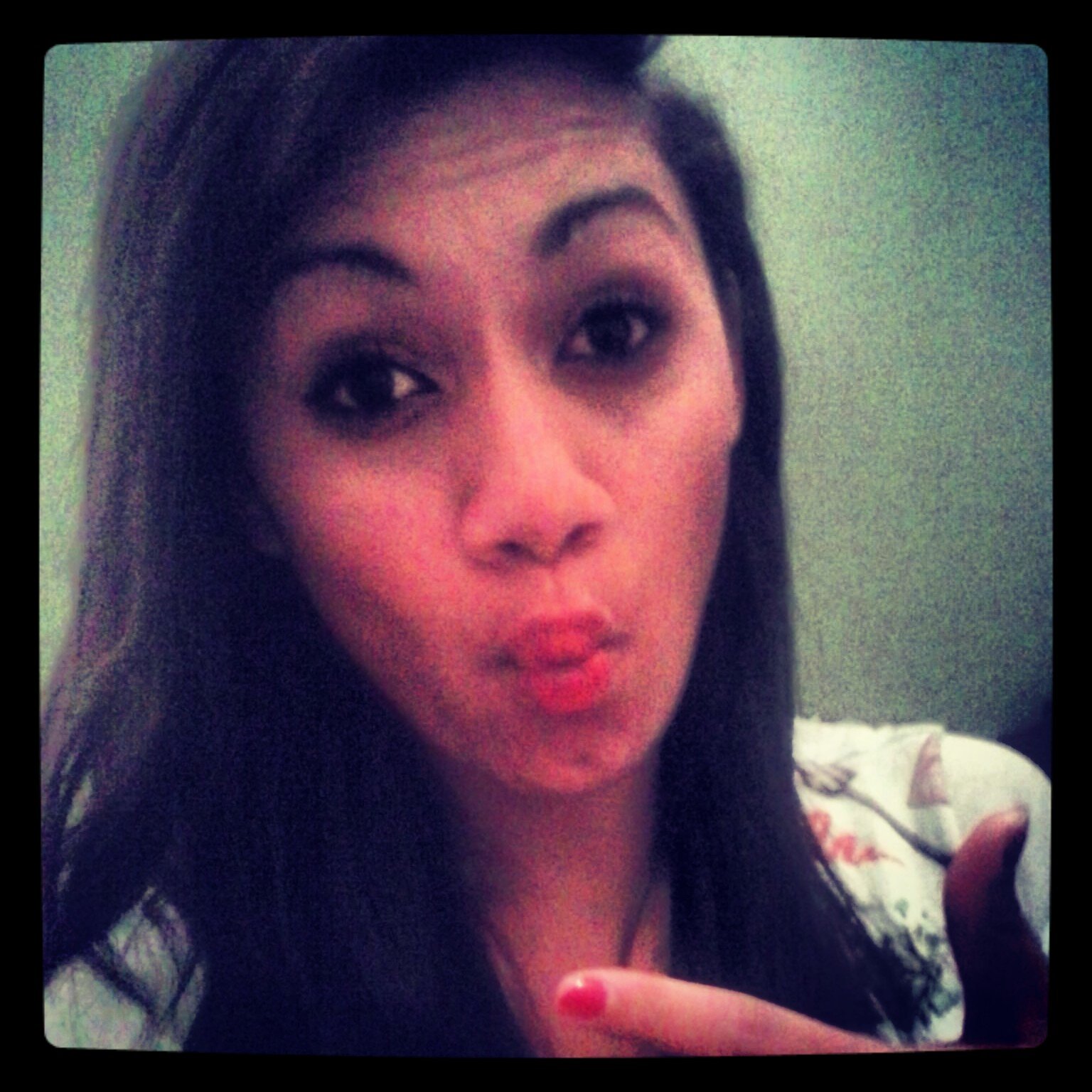 Se quer tamanho vou despir a alma 
E afogar a calma salivando um beijo teu
Siga a seta e diga que sou sua...♥