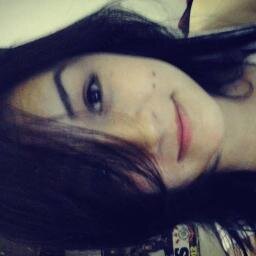 Combata o ódio com sorriso, felicidade jamais será comprada. E quando estiver em perigo olhe pro céu, peça a graça e lute sem pensar em nada.