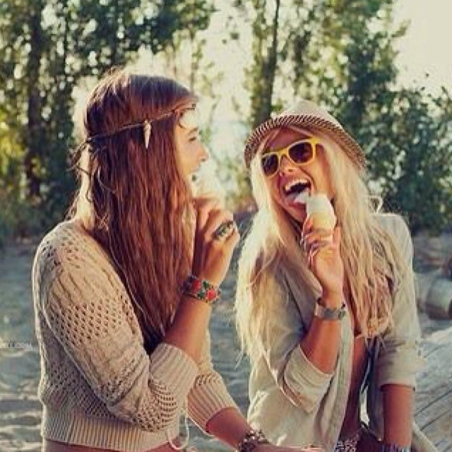Hi :) I love Cimorelli, Glee, Fifth Harmony, Tiffany Alvord, and America !! If you loves them too, PLEASE FOLLOW ME !!!!!