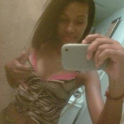 Awww :p Quiien CONTRA MY Whahahahhaha 

YOel Reyeez' :* En LO CoOntroOLee 
I lOve YOu !