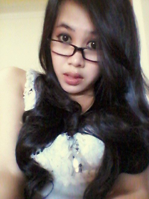 Simple girl,,born to make my parent proud of me..follow me and i will follback you ..({})